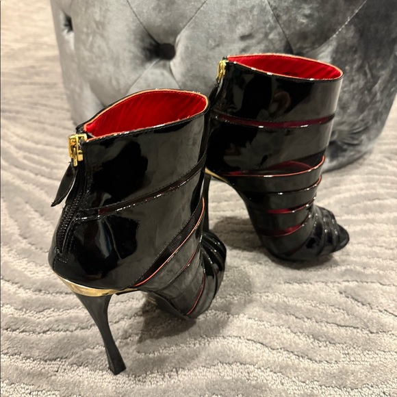 Charles Jourdan heeled booties. Size 5.5. Black. Worn once - Picture 2 of 3